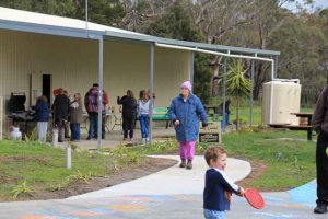 Path-between-Men's-Shed-andDereel-Hall